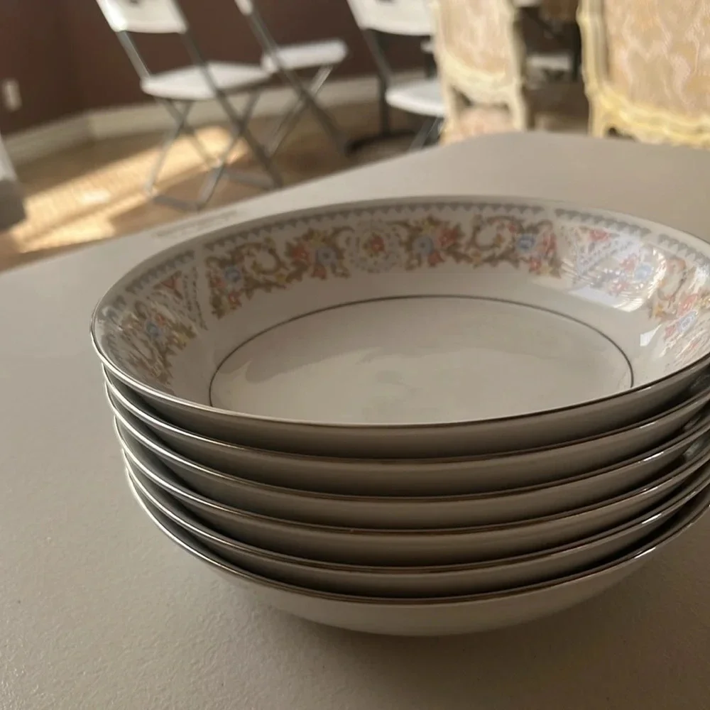 One pc VINTAGE SILVERIE SOUP BOWL
